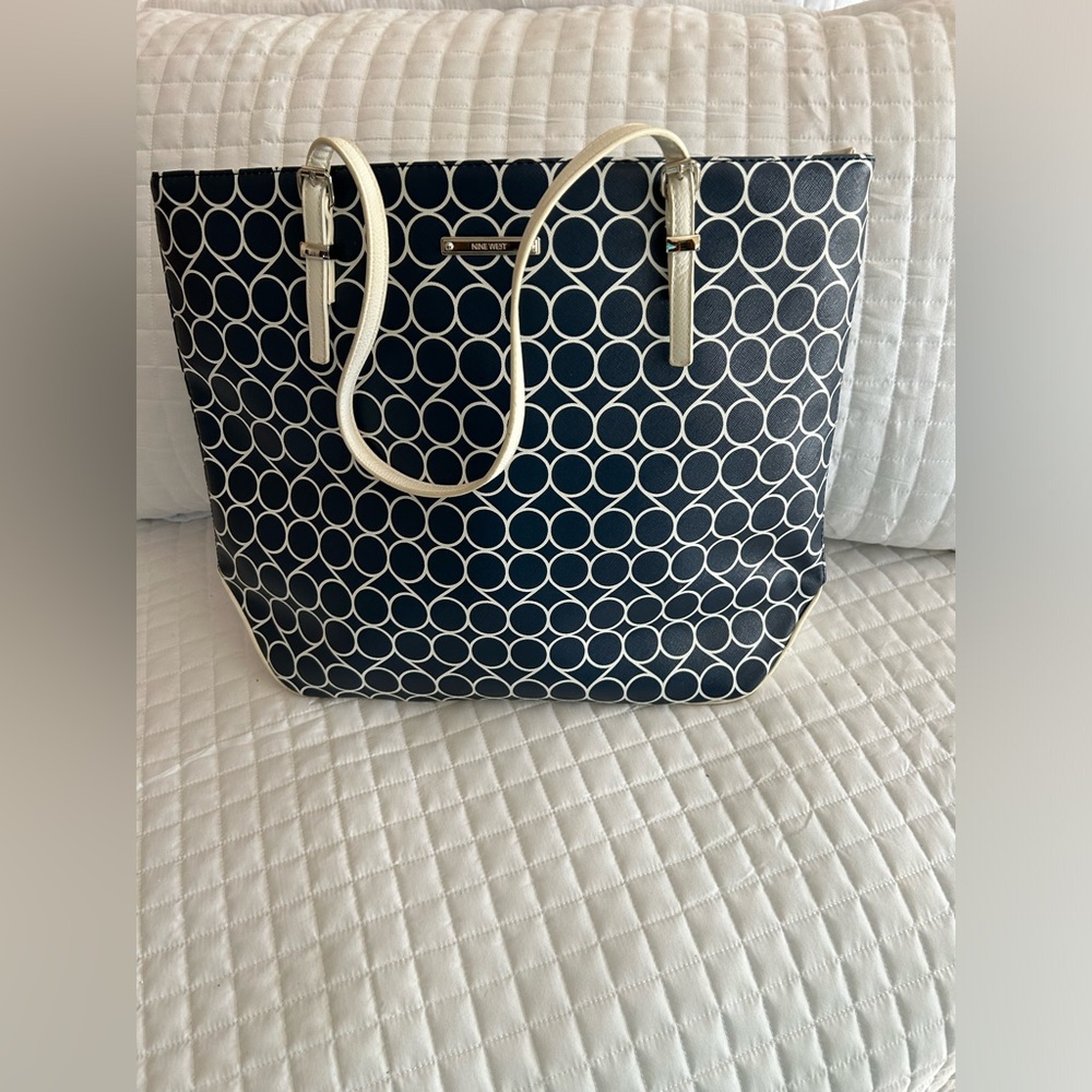 Beautiful tote bag used just like new